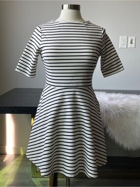 Size XS/S JEANASIS Parisian Stripe Fit-and-Flare Knit Mini Dress  In excellent P